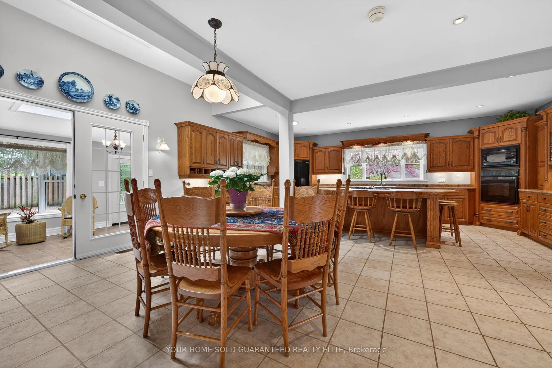 Photo 13 of 136 Mountain Street, Grimsby, Grimsby Escarpment — HOMEH