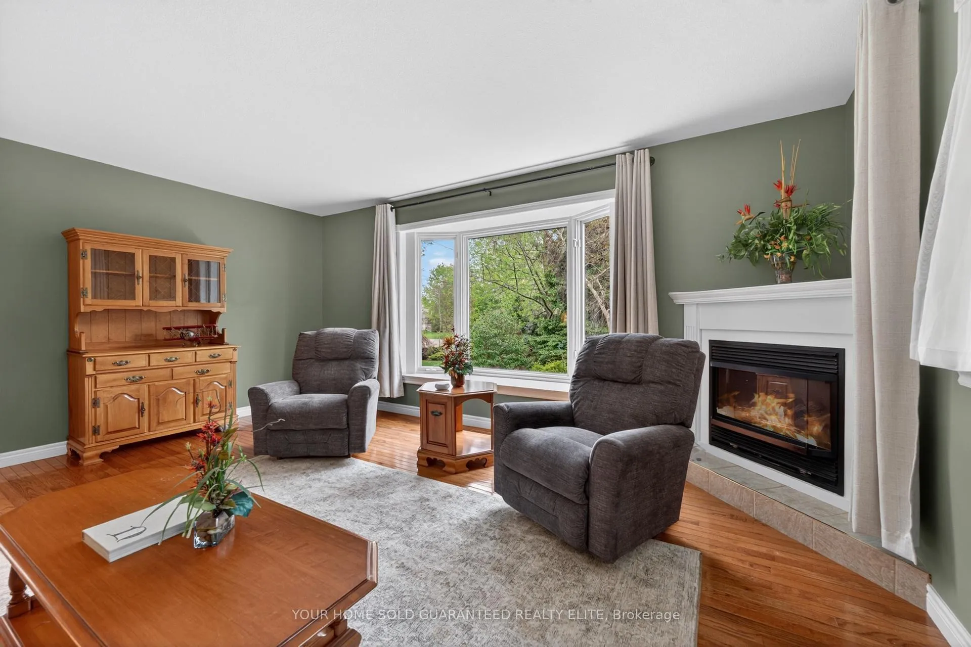 Photo 30 of 136 Mountain Street, Grimsby, Grimsby Escarpment — HOMEH