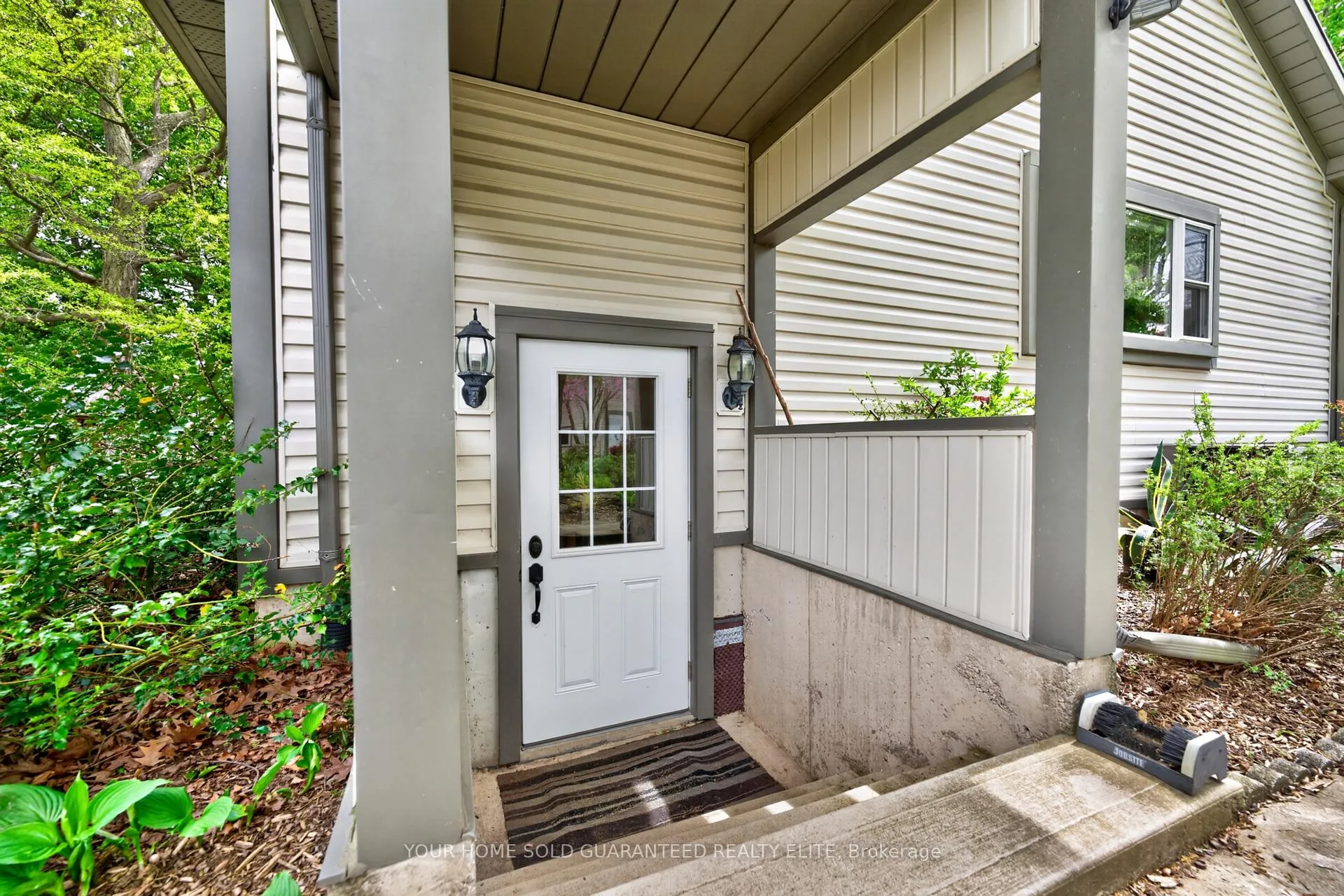 Photo 38 of 136 Mountain Street, Grimsby, Grimsby Escarpment — HOMEH