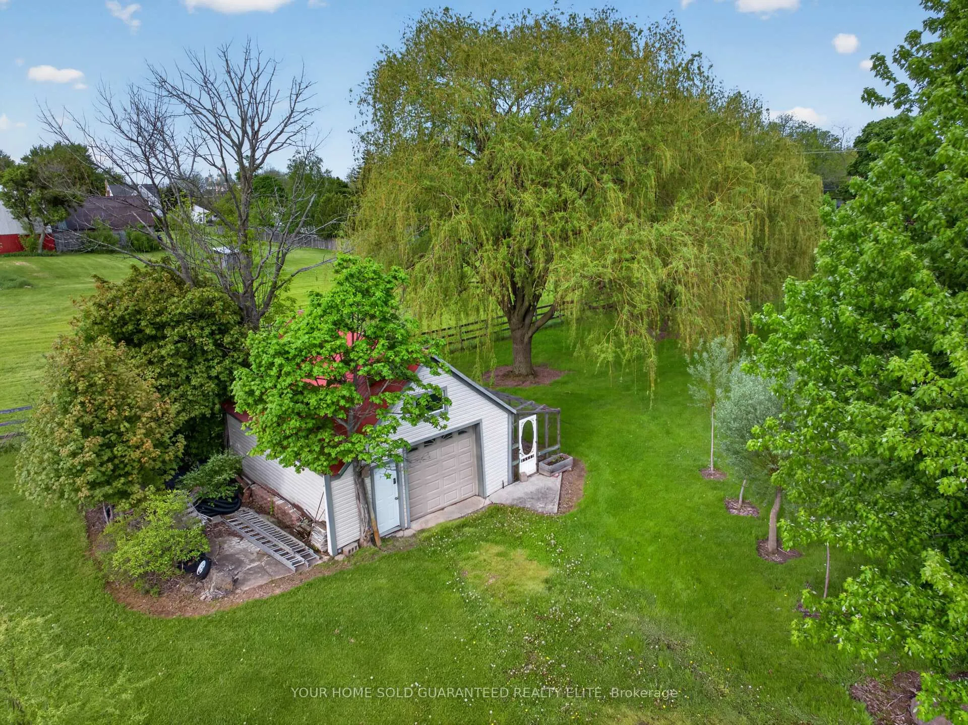 Photo 42 of 136 Mountain Street, Grimsby, Grimsby Escarpment — HOMEH