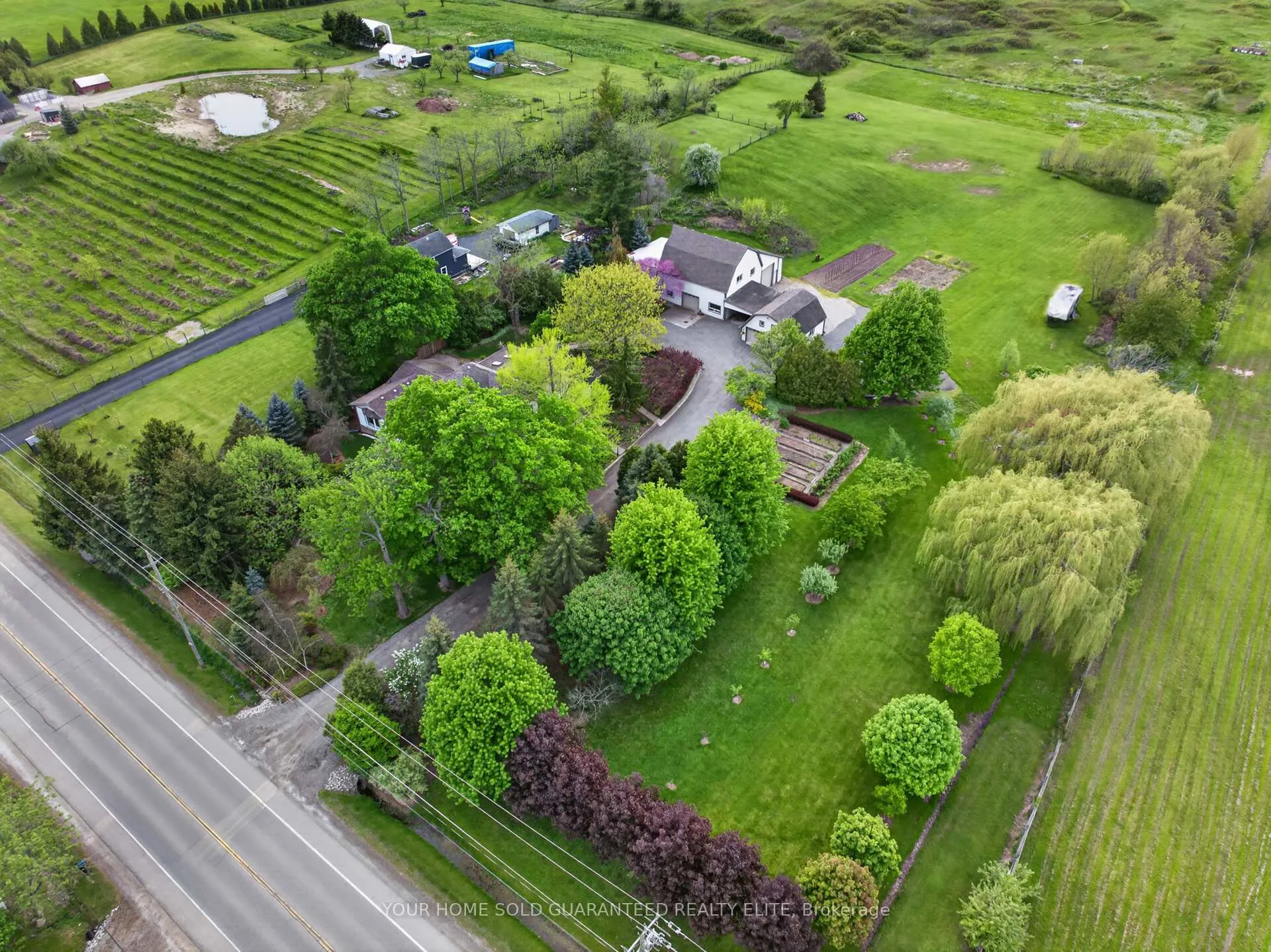 Photo 44 of 136 Mountain Street, Grimsby, Grimsby Escarpment — HOMEH
