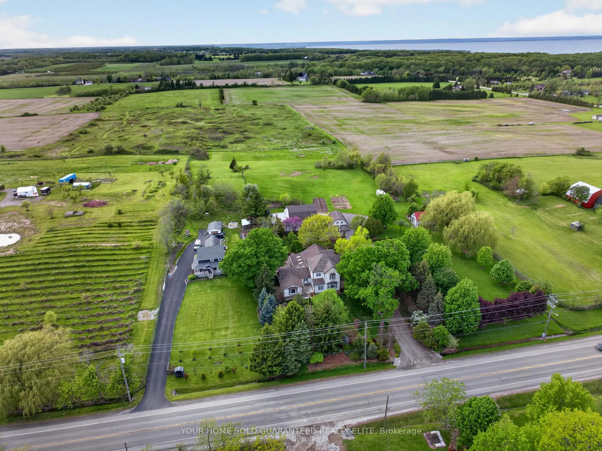 Photo 45 of 136 Mountain Street, Grimsby, Grimsby Escarpment — HOMEH