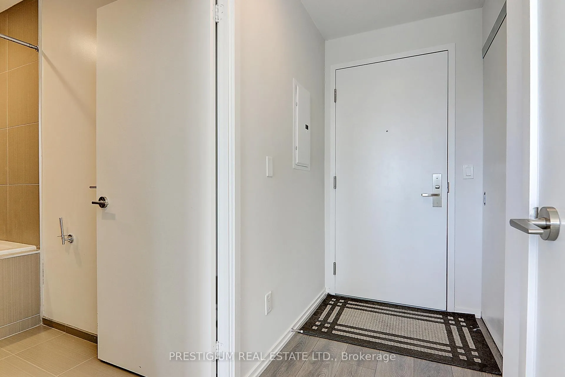 Photo 5 of Unit 2503, 75 St Nicholas Street, Toronto, Bay Street Corridor — HOMEH