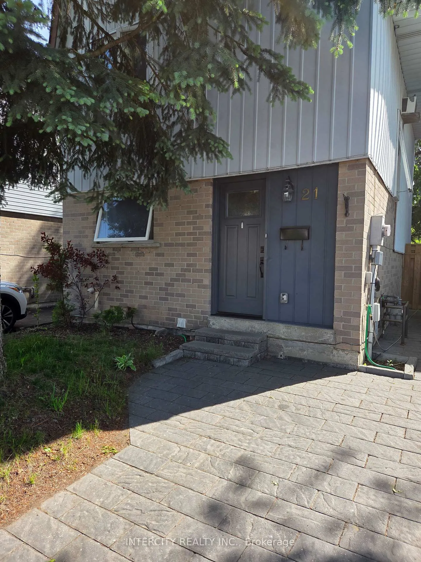 Photo 1 of 21 Highview Trail, Brampton, Central Park — HOMEH