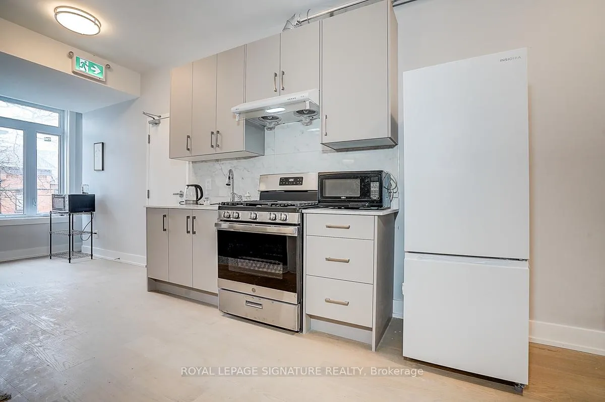 Photo 8 of Unit 2, 252 Annette Street, Toronto, Junction Area — HOMEH