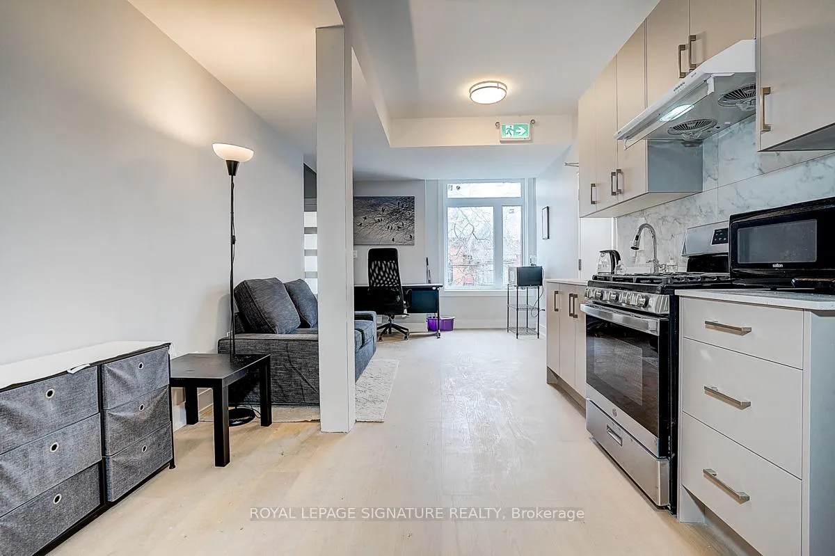 Photo 10 of Unit 2, 252 Annette Street, Toronto, Junction Area — HOMEH