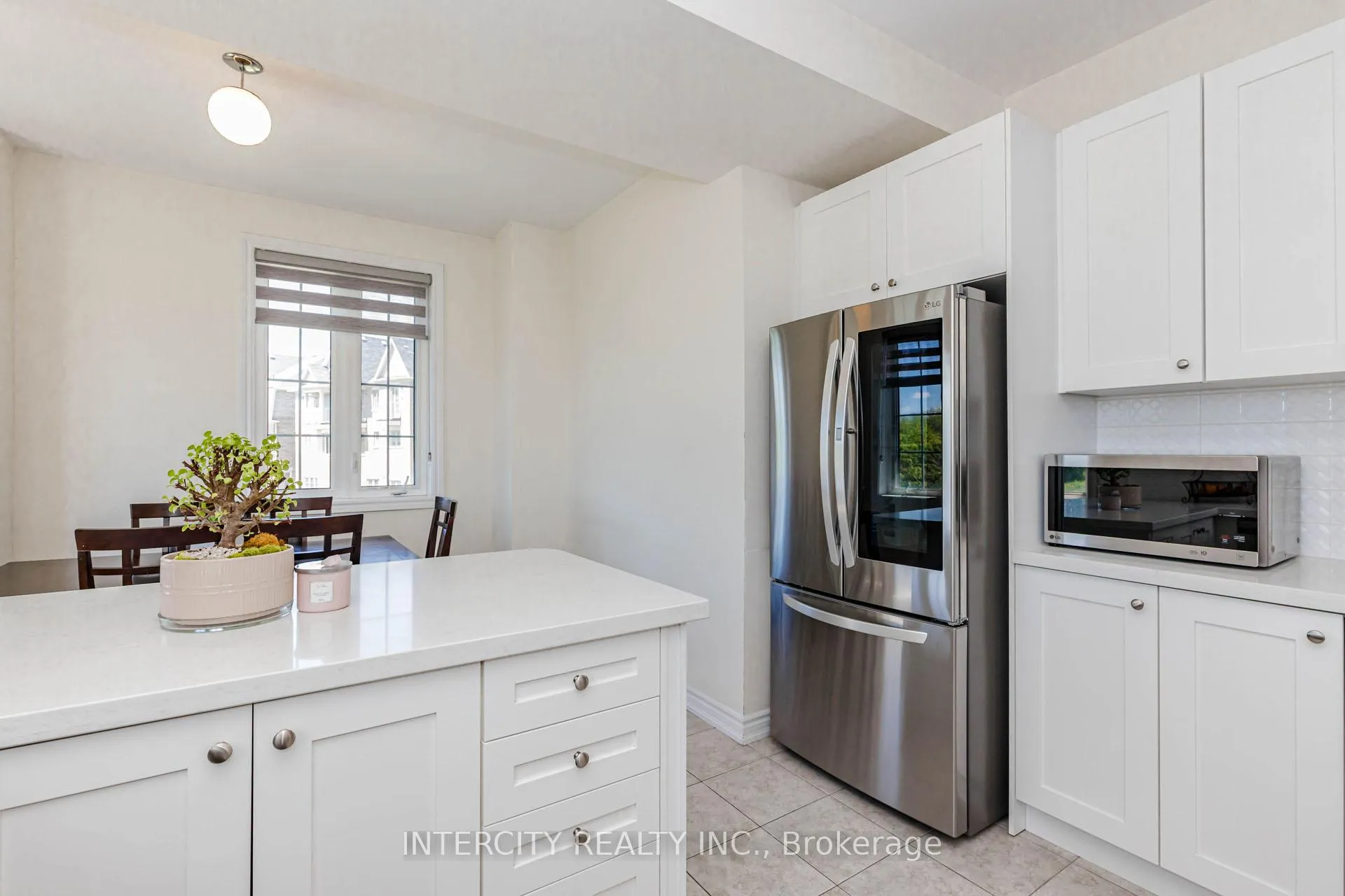 Photo 16 of 44 Shiff Crescent, Brampton, Heart Lake — HOMEH