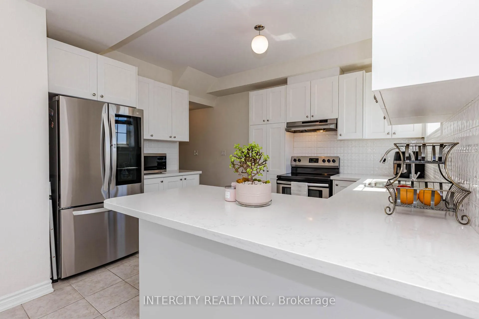 Photo 20 of 44 Shiff Crescent, Brampton, Heart Lake — HOMEH