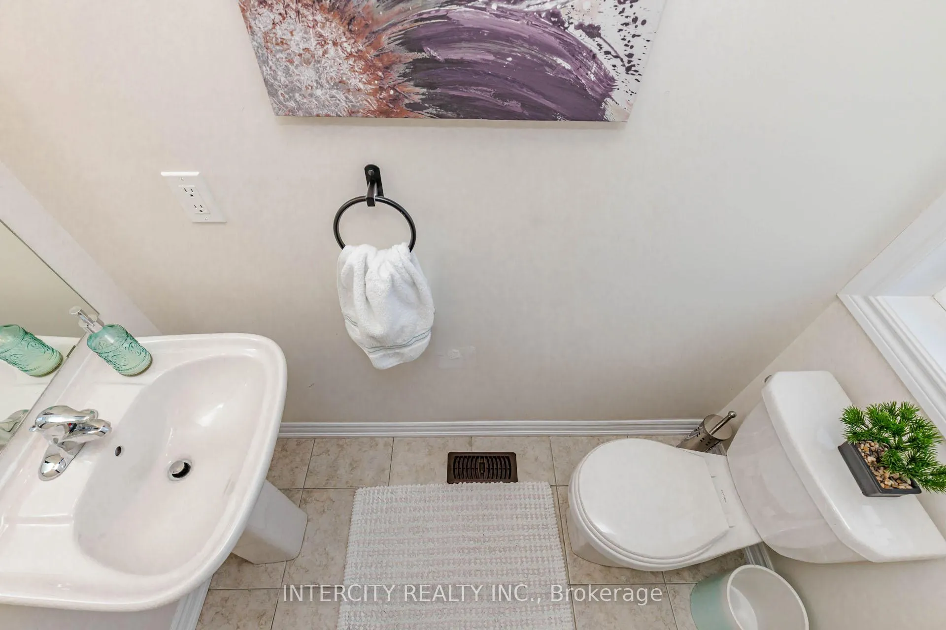 Photo 27 of 44 Shiff Crescent, Brampton, Heart Lake — HOMEH