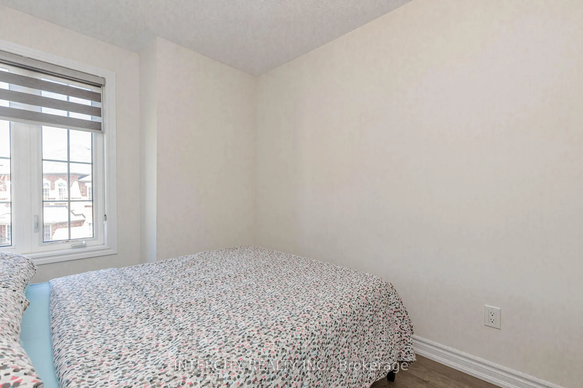 Photo 38 of 44 Shiff Crescent, Brampton, Heart Lake — HOMEH
