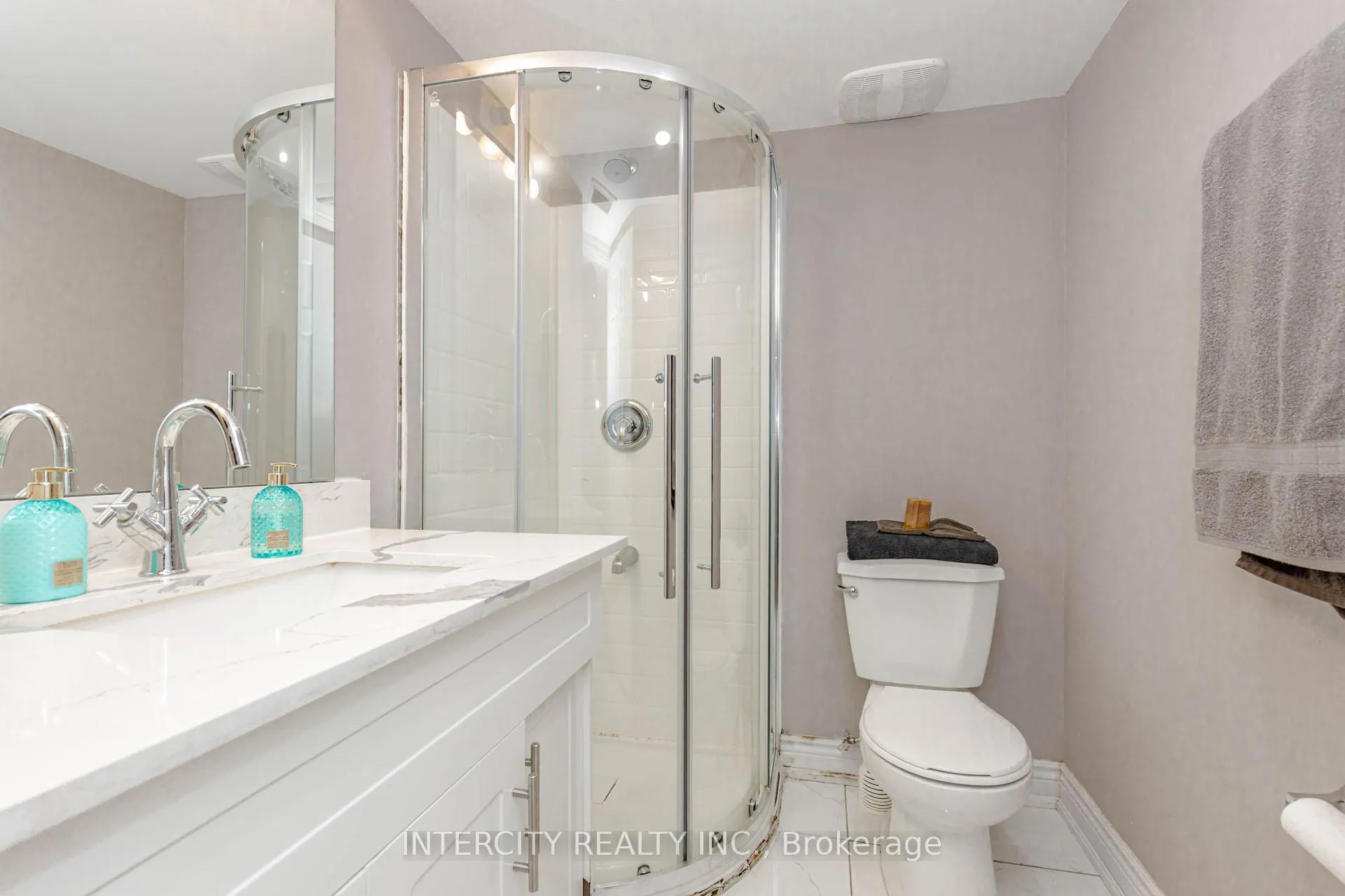 Photo 47 of 44 Shiff Crescent, Brampton, Heart Lake — HOMEH