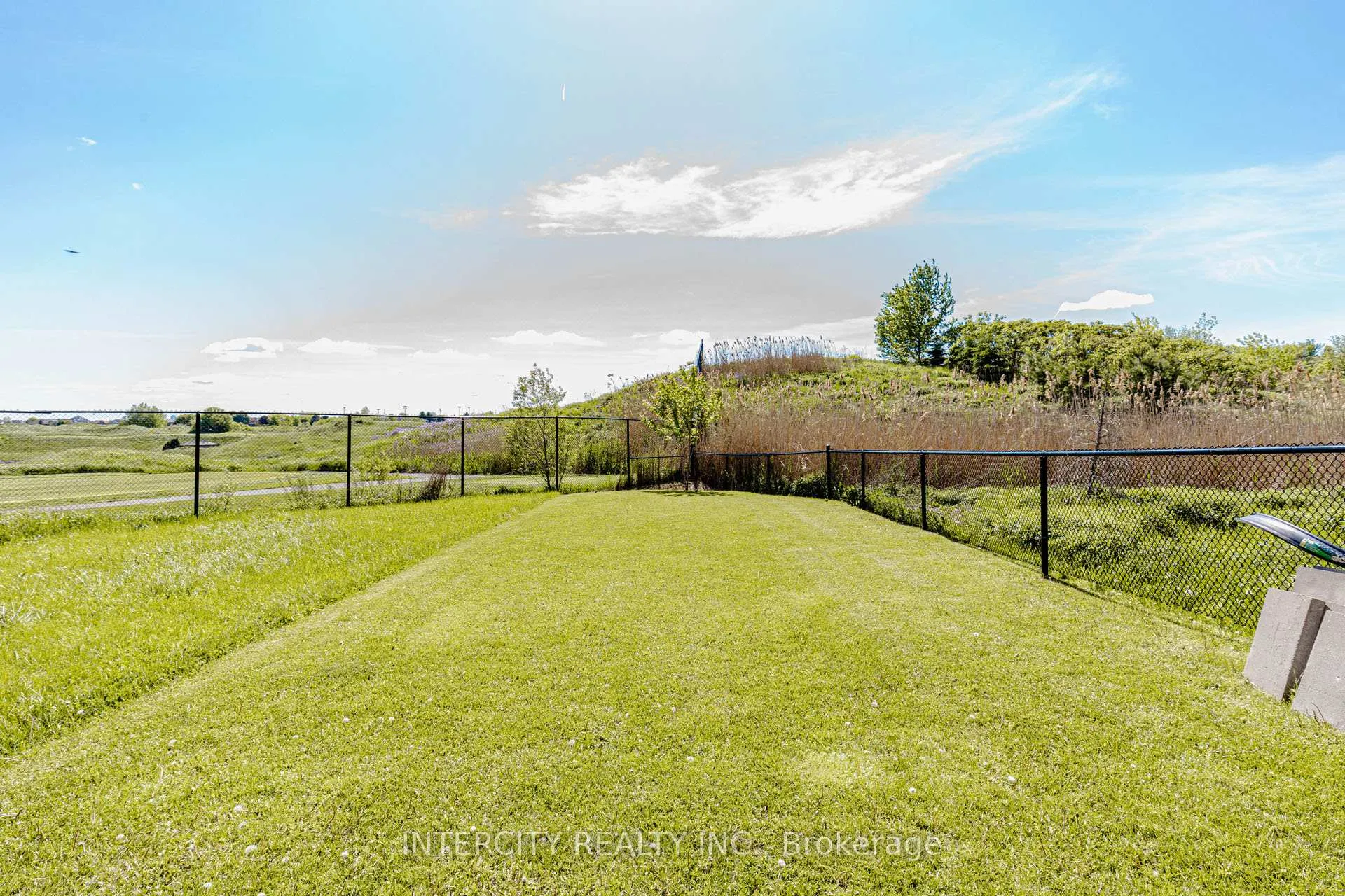 Photo 1 of 44 Shiff Crescent, Brampton, Heart Lake — HOMEH