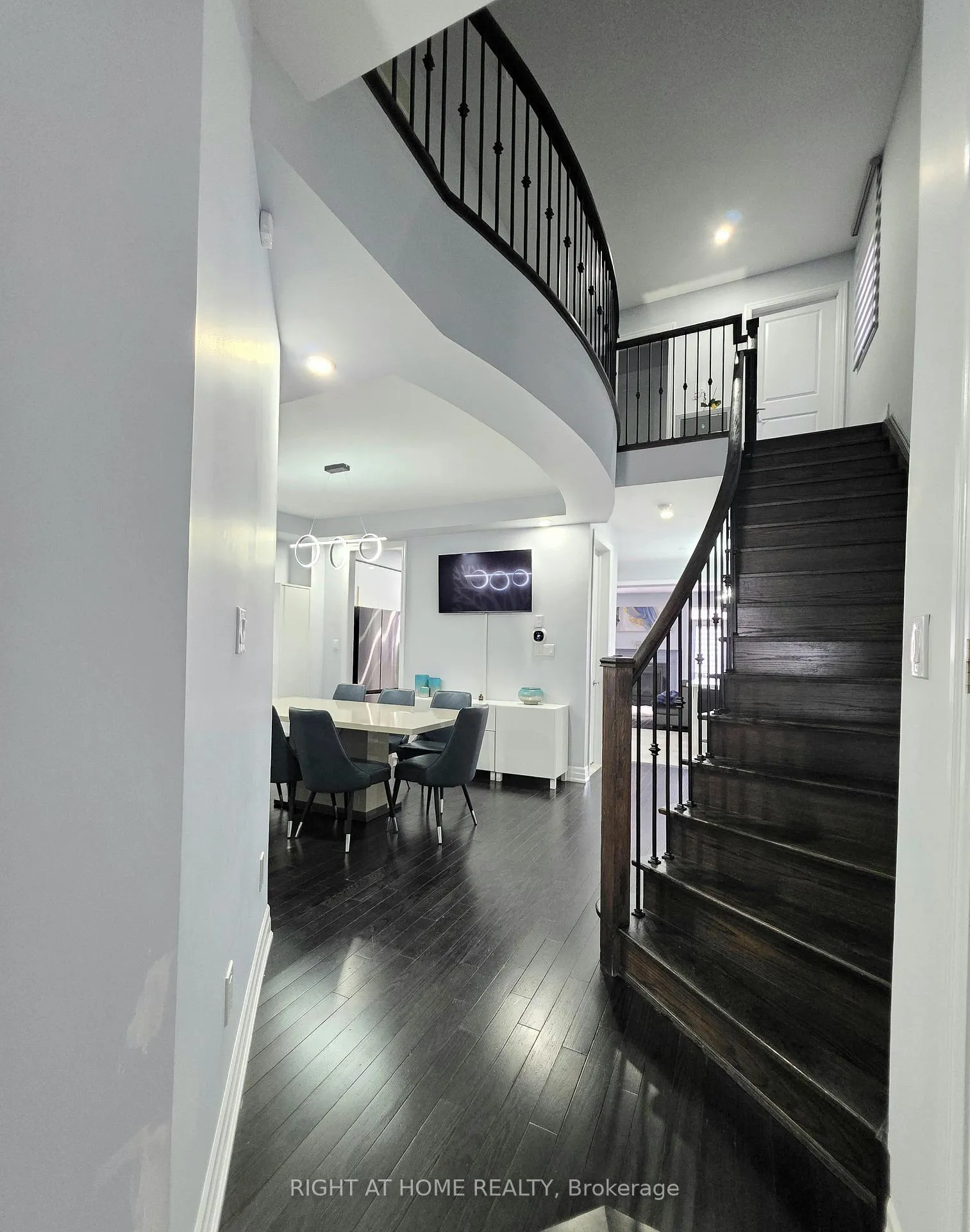 Photo 28 of 24 Wells Orchard Crescent, King, King City — HOMEH