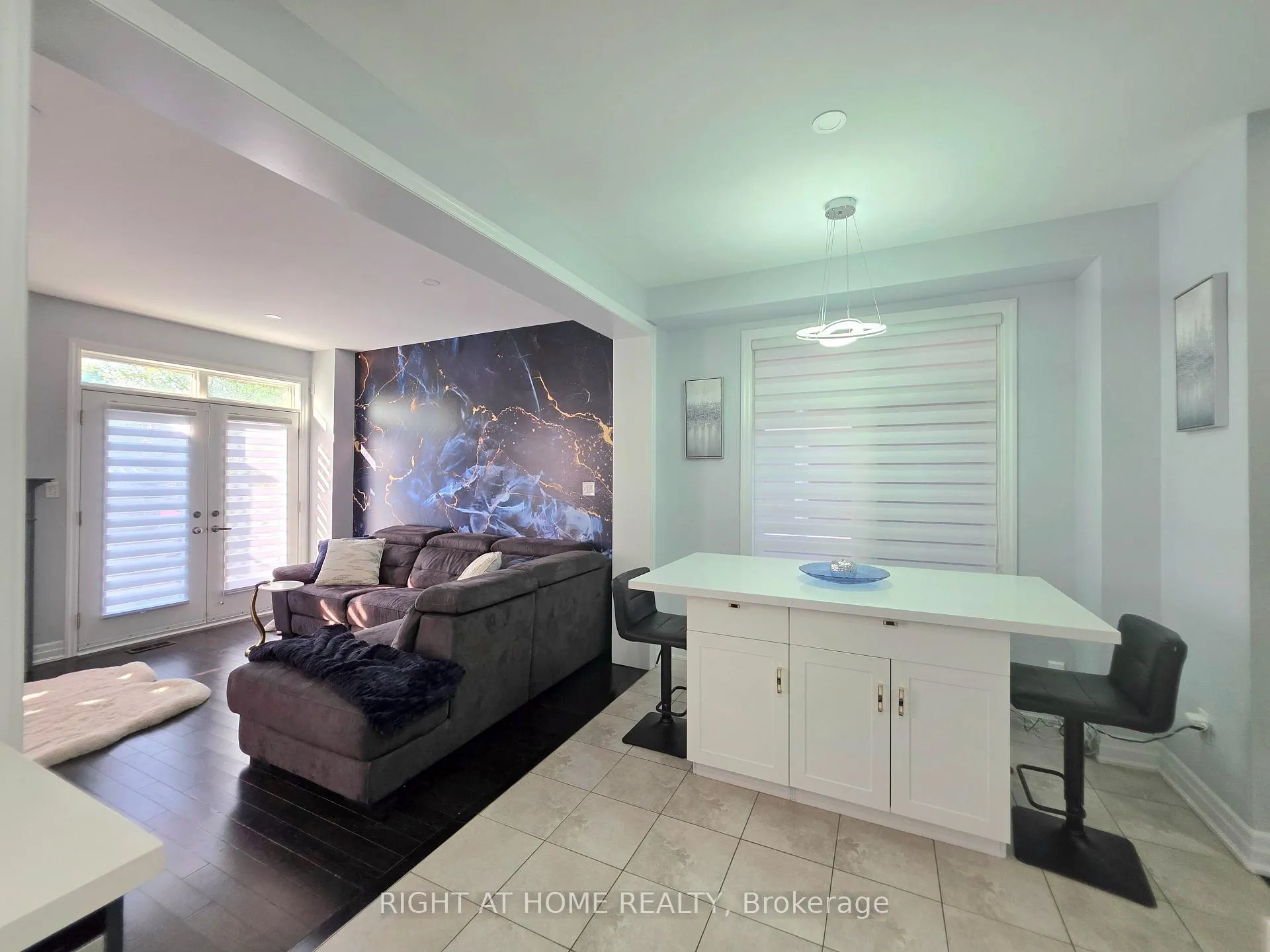 Photo 7 of 24 Wells Orchard Crescent, King, King City — HOMEH
