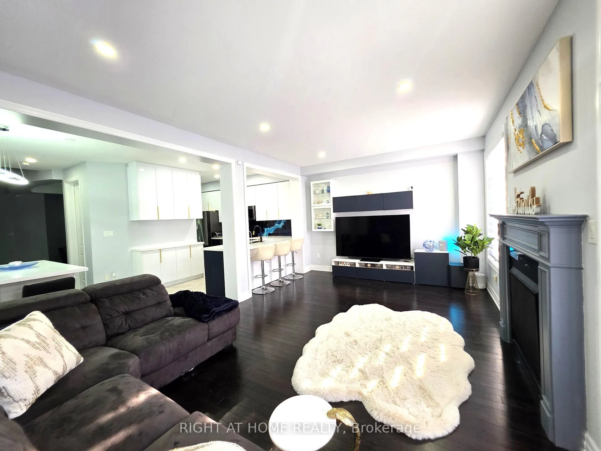 Photo 10 of 24 Wells Orchard Crescent, King, King City — HOMEH