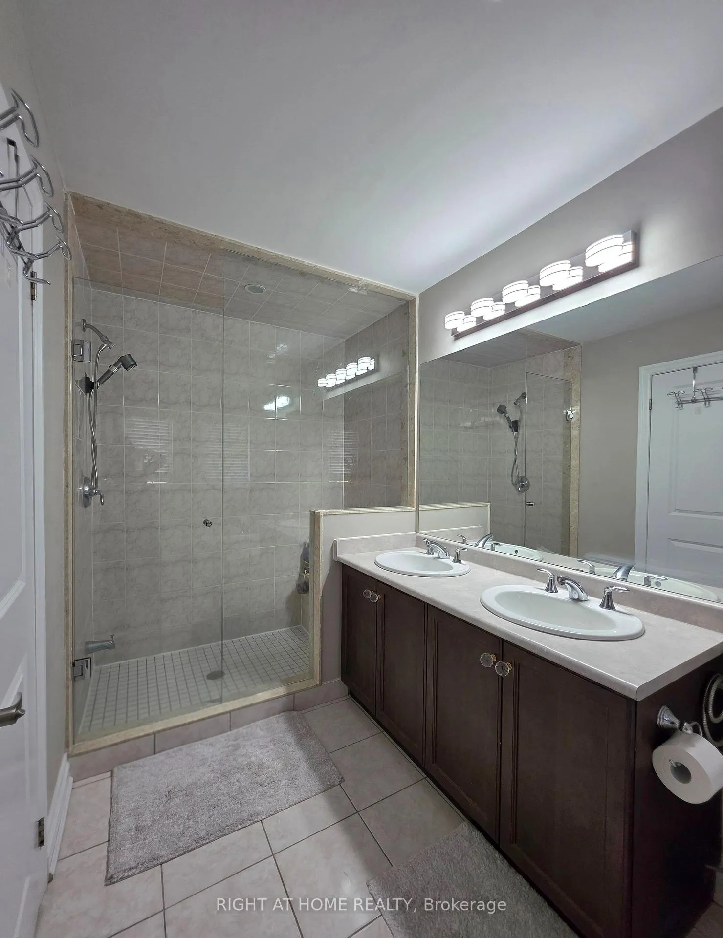 Photo 14 of 24 Wells Orchard Crescent, King, King City — HOMEH