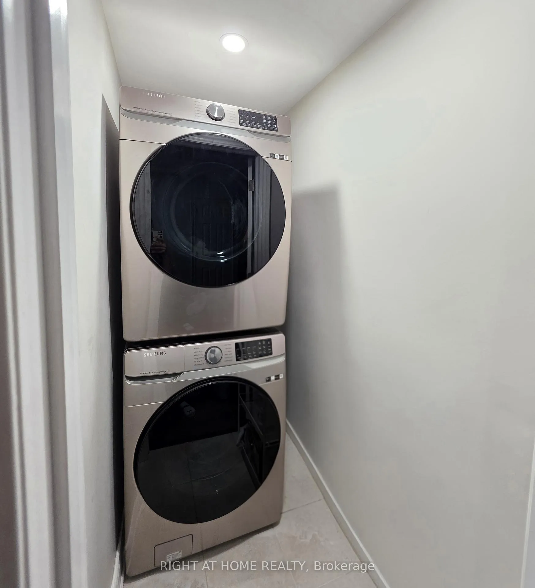 Photo 34 of 24 Wells Orchard Crescent, King, King City — HOMEH