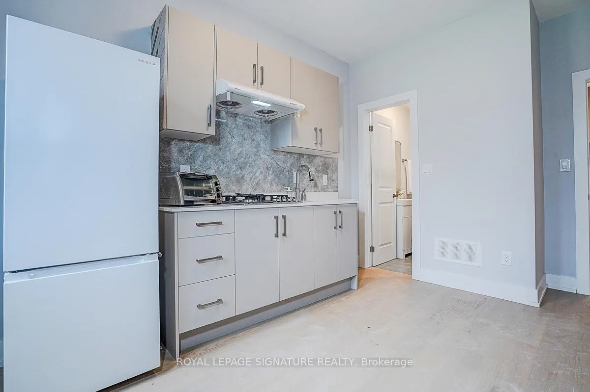 Photo 7 of Unit 4, 252 Annette Street, Toronto, Junction Area — HOMEH