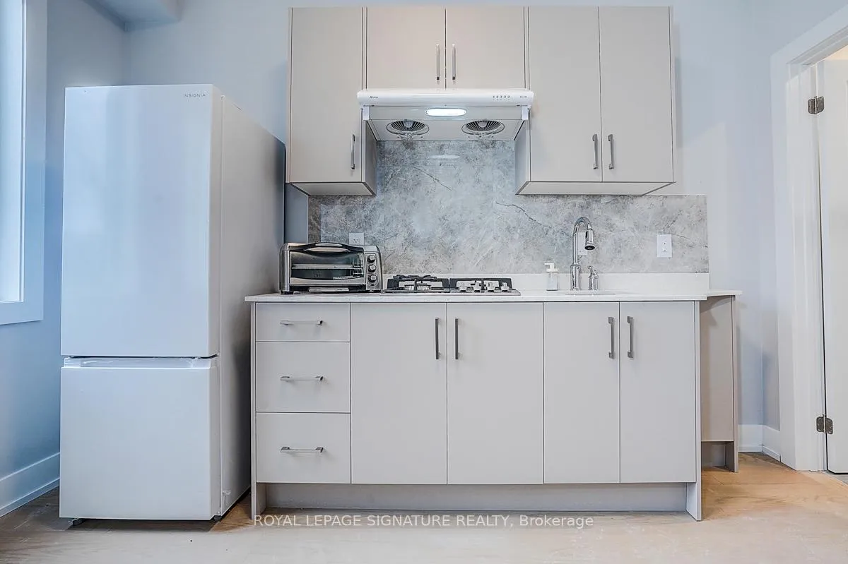 Photo 8 of Unit 4, 252 Annette Street, Toronto, Junction Area — HOMEH