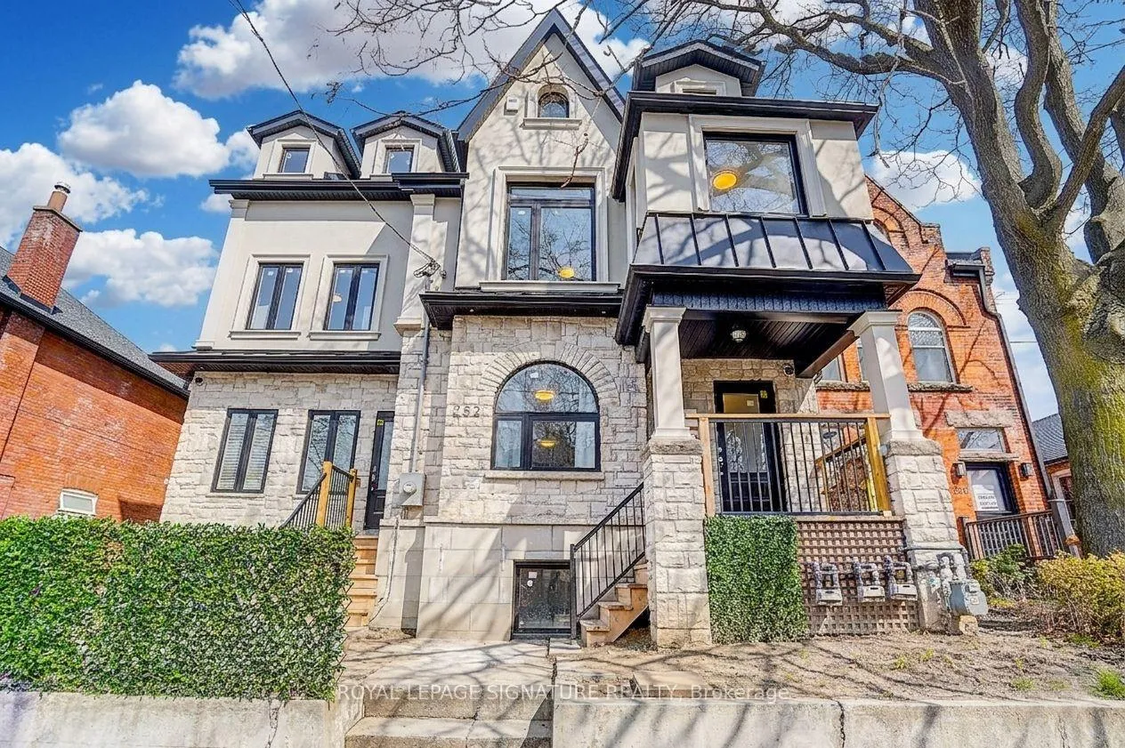 Photo 1 of Unit 5, 252 Annette Street, Toronto, Junction Area — HOMEH