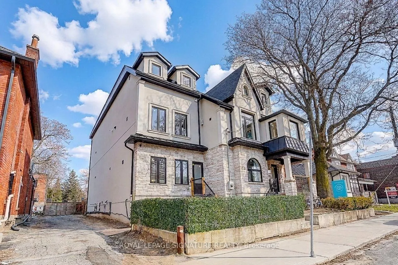 Photo 2 of Unit 5, 252 Annette Street, Toronto, Junction Area — HOMEH