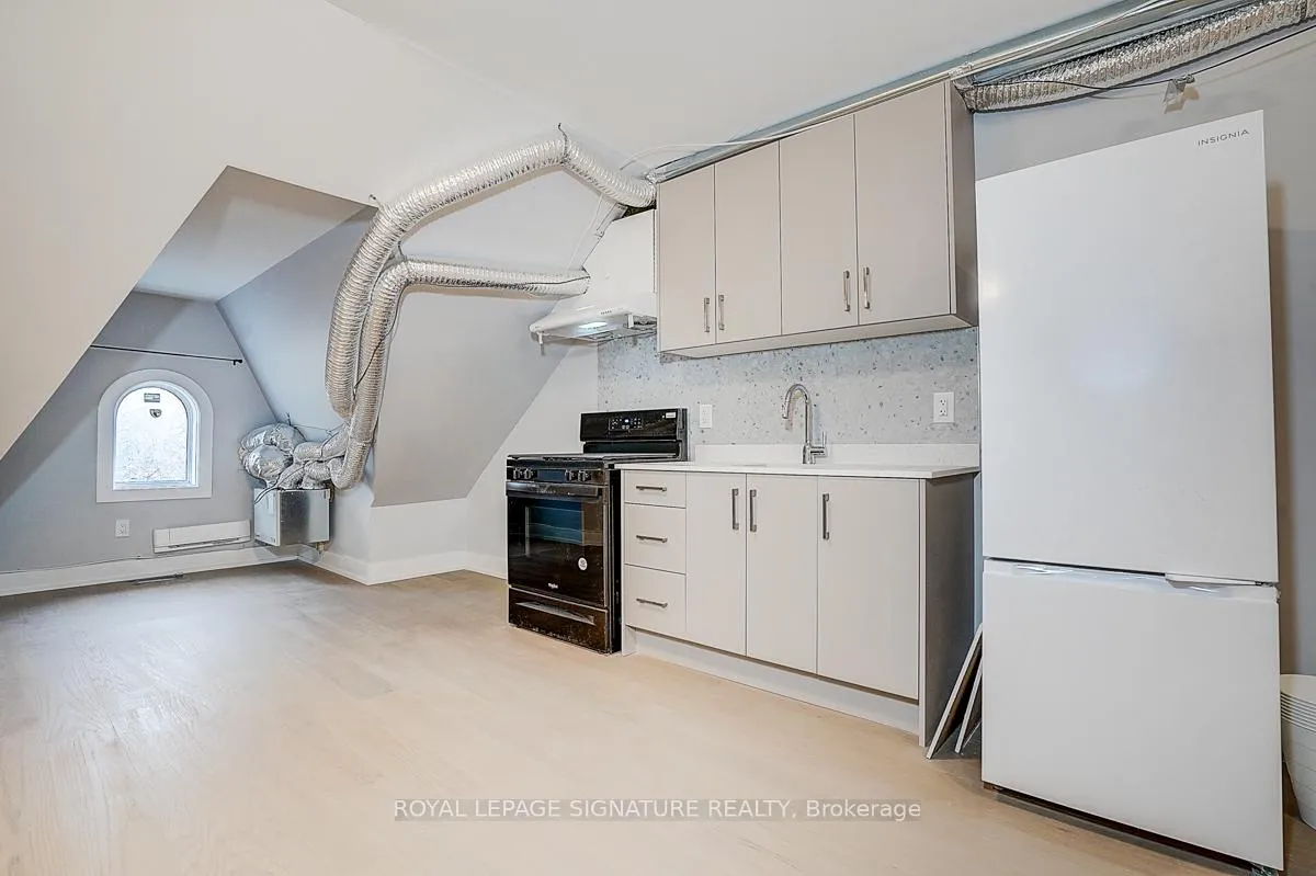 Photo 10 of Unit 5, 252 Annette Street, Toronto, Junction Area — HOMEH