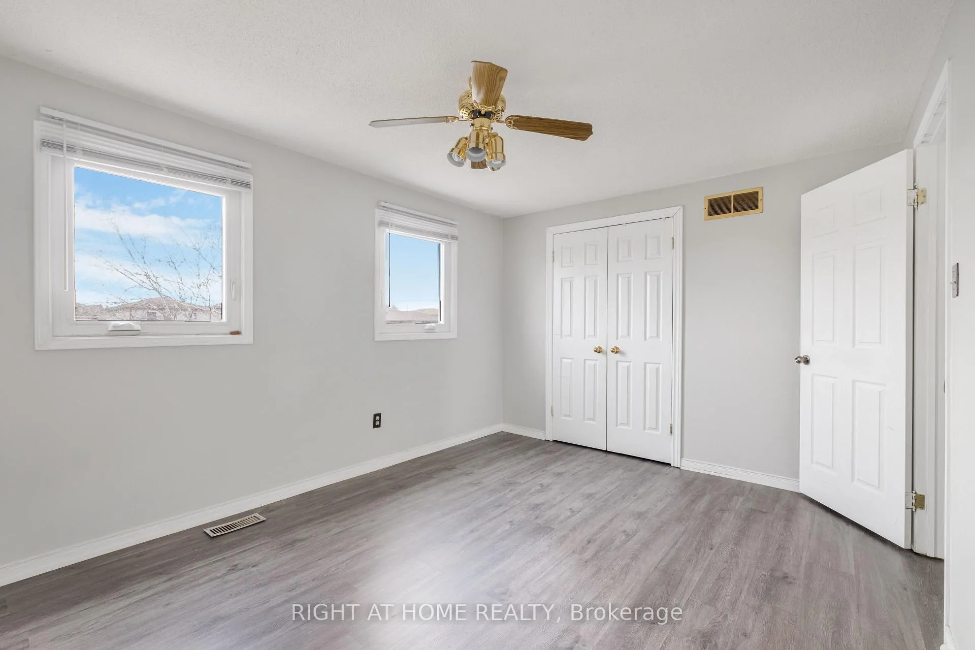 Photo 11 of 39 Martindale Crescent, Brampton, Brampton West — HOMEH