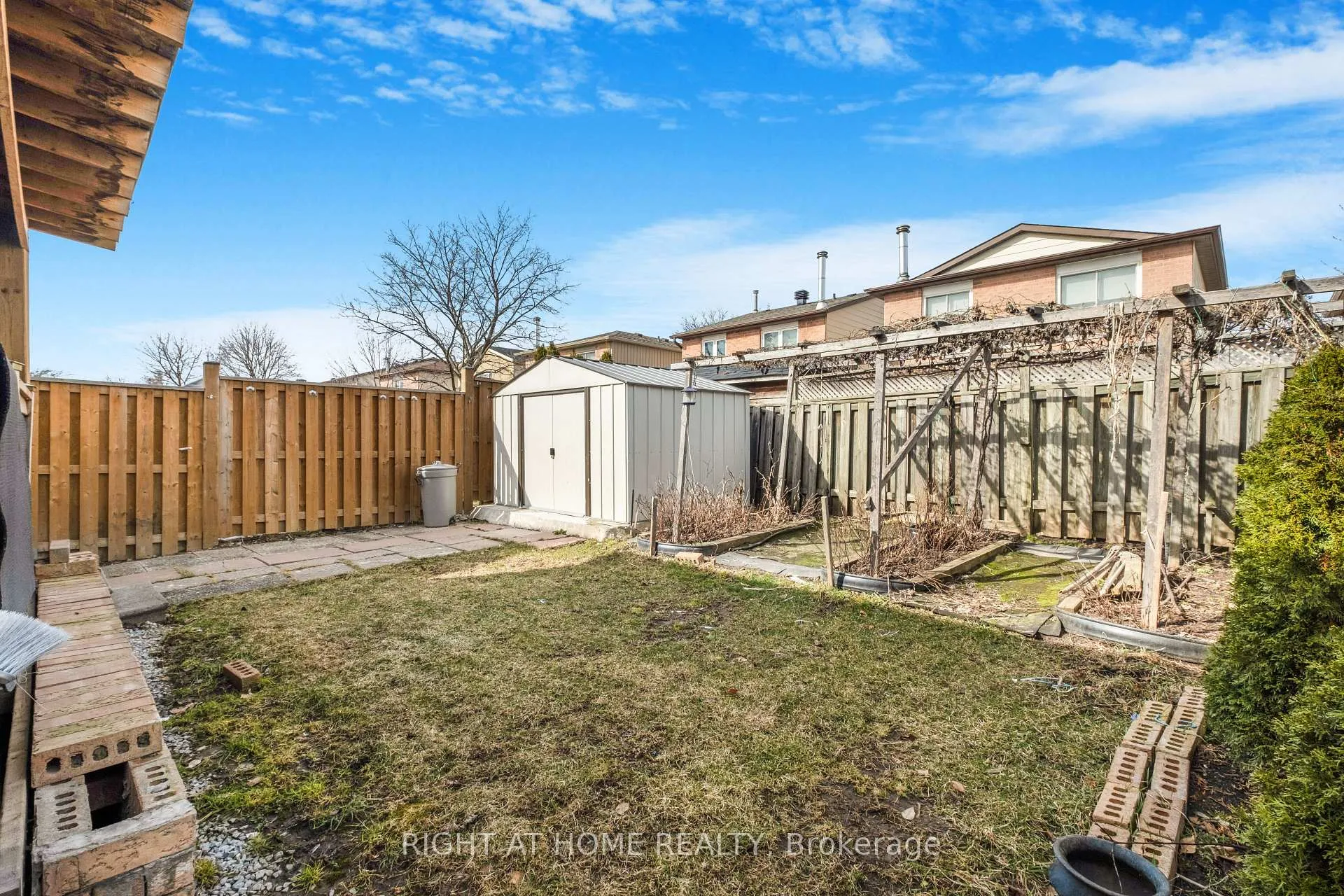 Photo 14 of 39 Martindale Crescent, Brampton, Brampton West — HOMEH