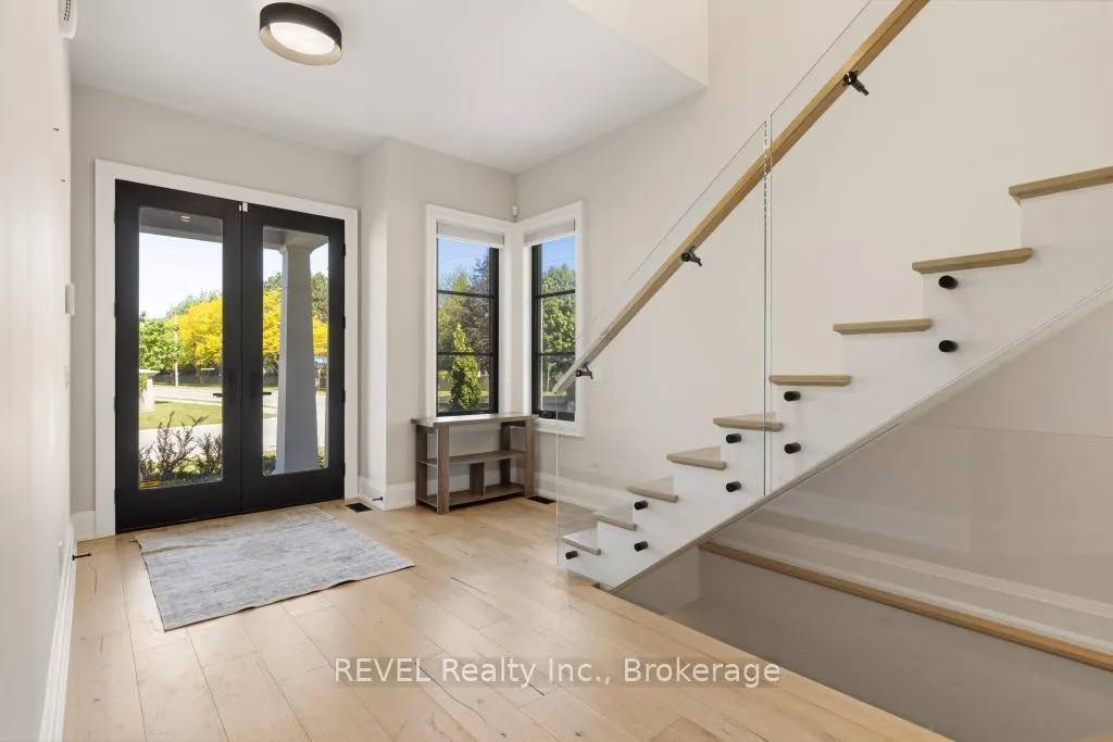 Photo 4 of 6206 Lucia Drive, Niagara Falls, Stamford — HOMEH