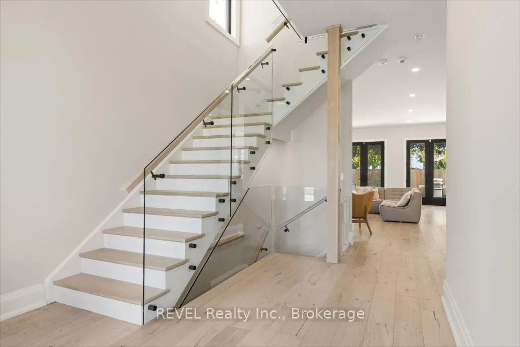 Photo 5 of 6206 Lucia Drive, Niagara Falls, Stamford — HOMEH