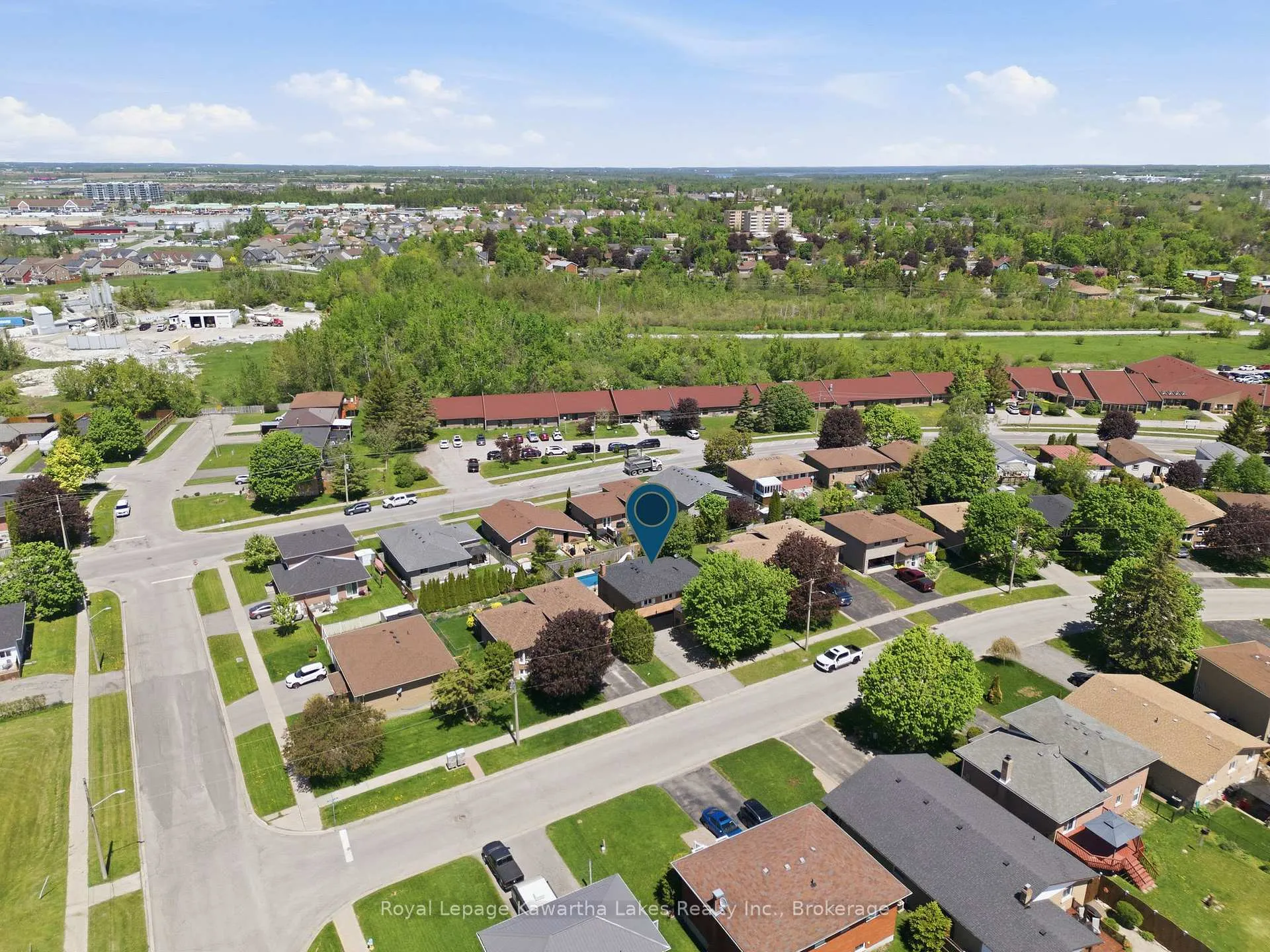Photo 2 of 32 Andrew Drive, Kawartha Lakes, Lindsay — HOMEH