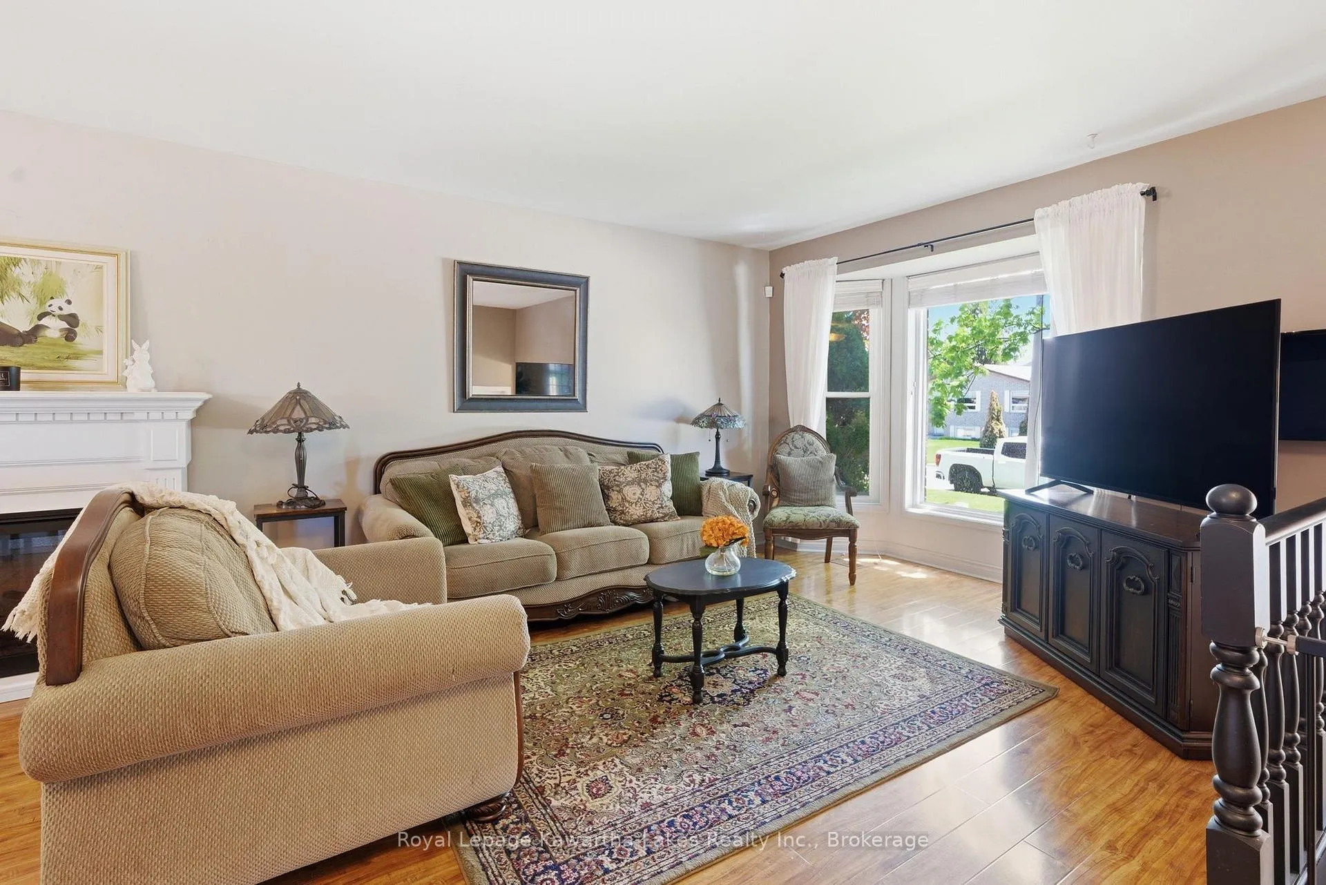 Photo 9 of 32 Andrew Drive, Kawartha Lakes, Lindsay — HOMEH