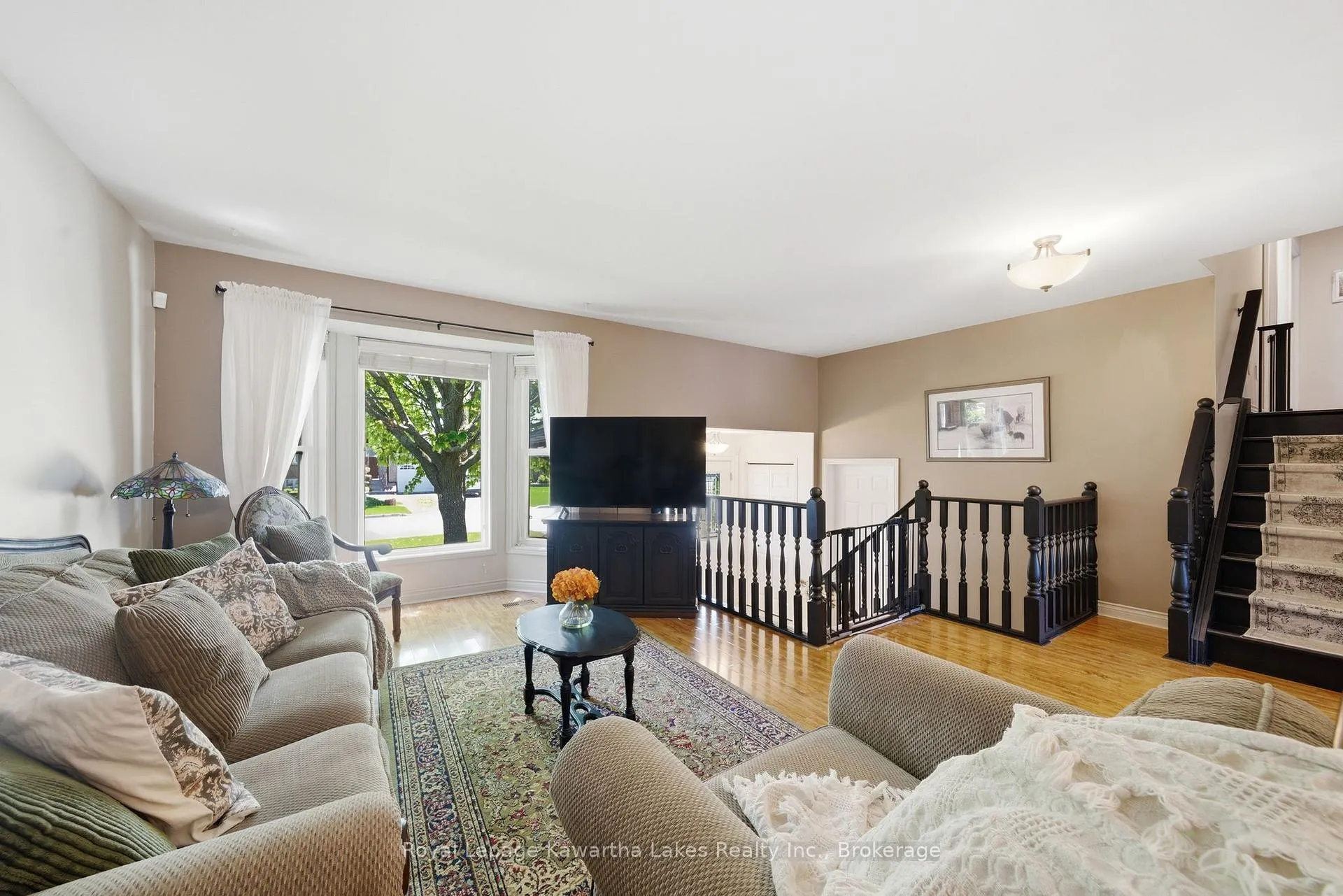 Photo 10 of 32 Andrew Drive, Kawartha Lakes, Lindsay — HOMEH