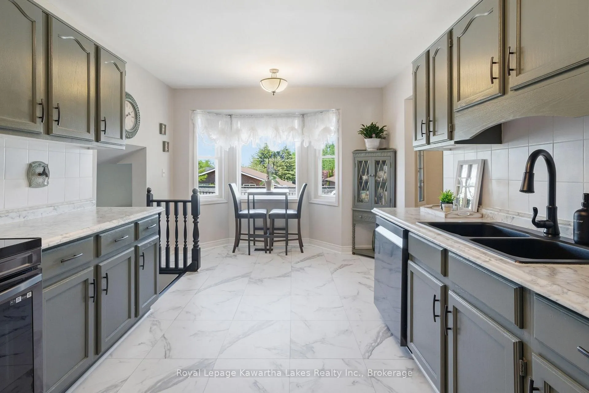 Photo 15 of 32 Andrew Drive, Kawartha Lakes, Lindsay — HOMEH