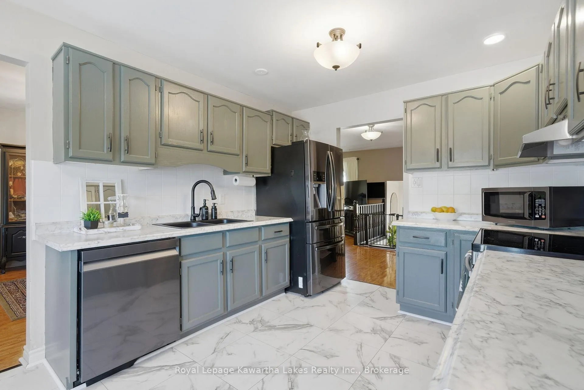 Photo 18 of 32 Andrew Drive, Kawartha Lakes, Lindsay — HOMEH