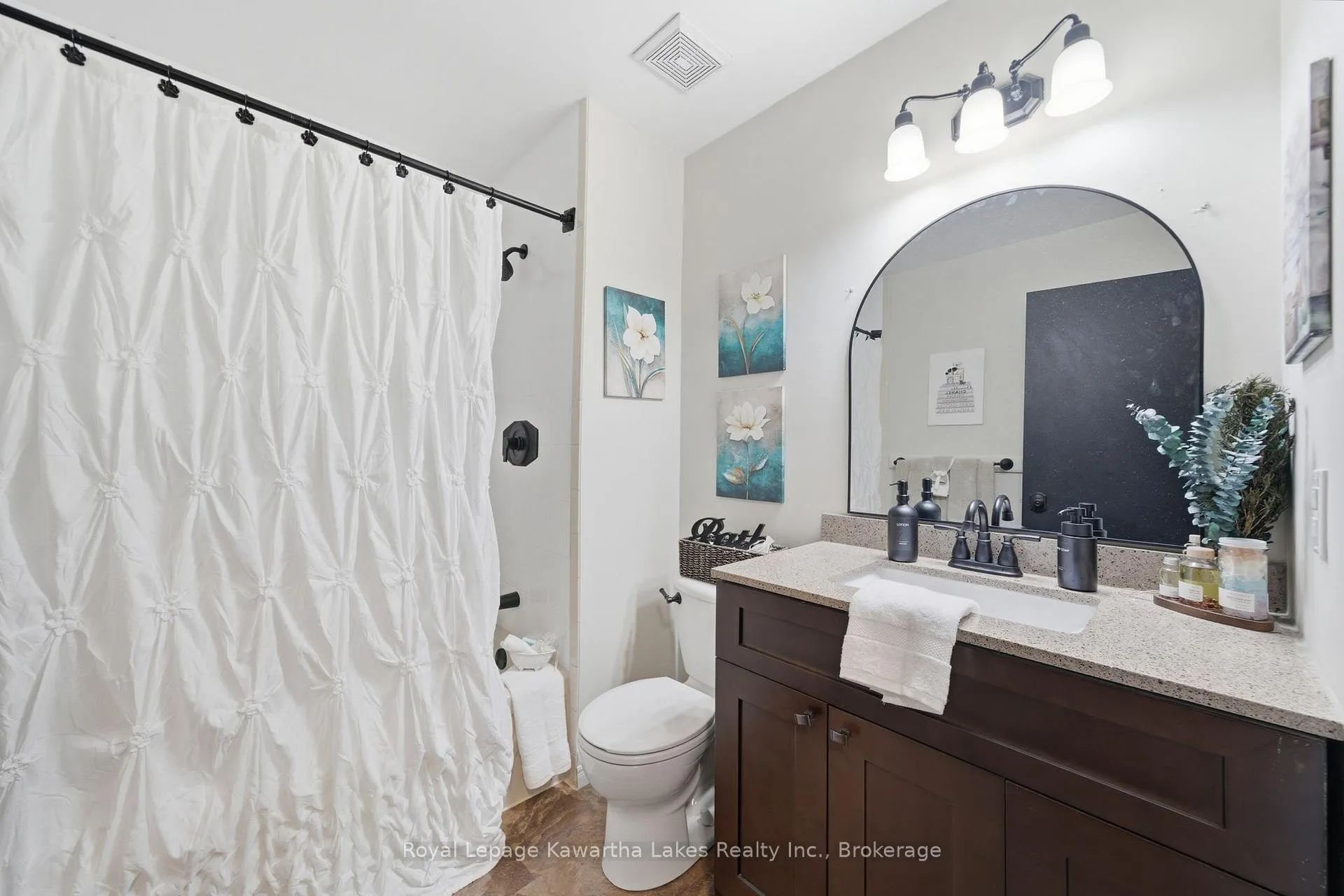 Photo 30 of 32 Andrew Drive, Kawartha Lakes, Lindsay — HOMEH
