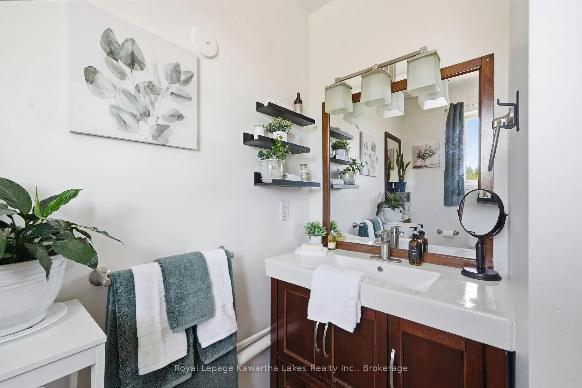 Photo 34 of 32 Andrew Drive, Kawartha Lakes, Lindsay — HOMEH