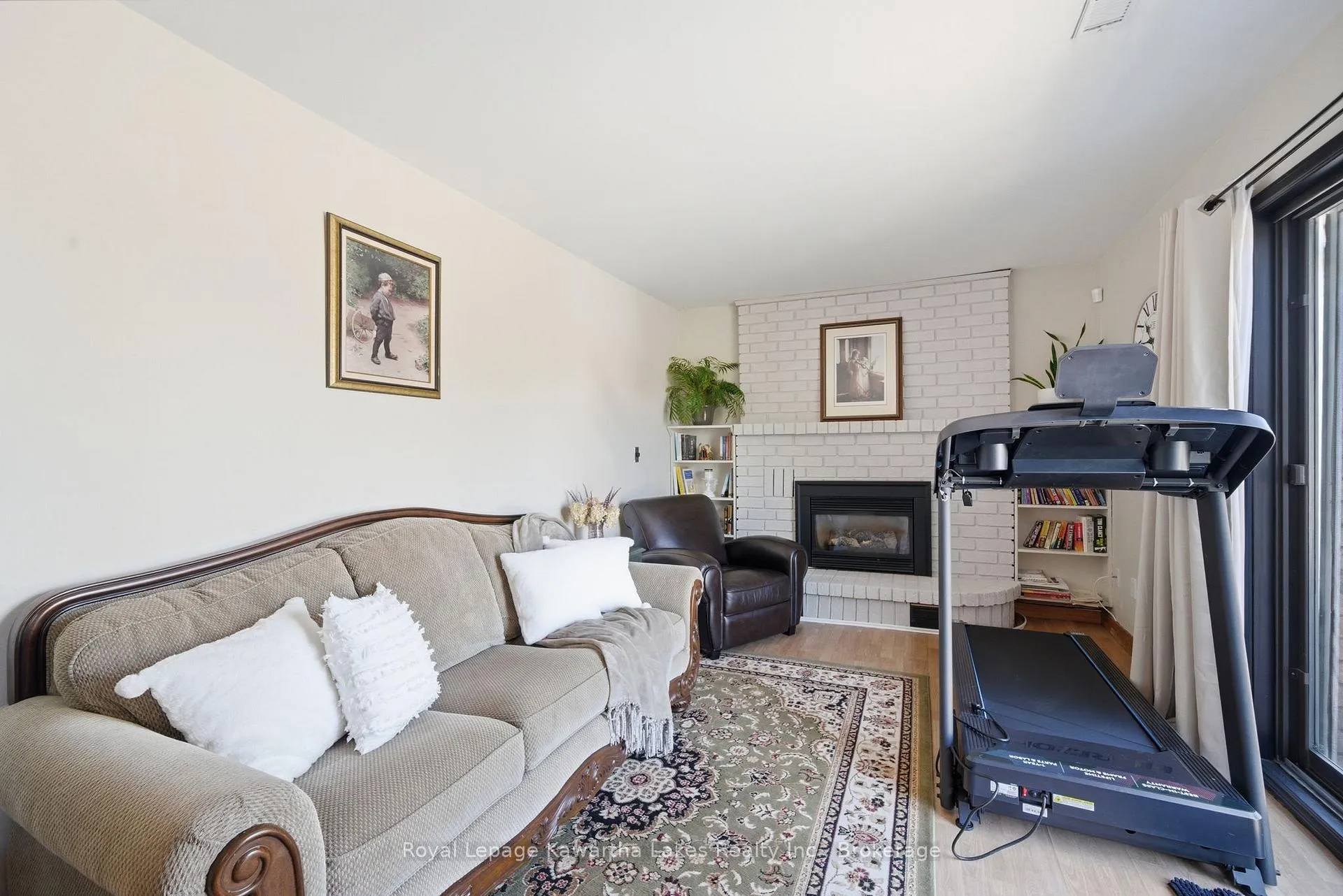 Photo 36 of 32 Andrew Drive, Kawartha Lakes, Lindsay — HOMEH
