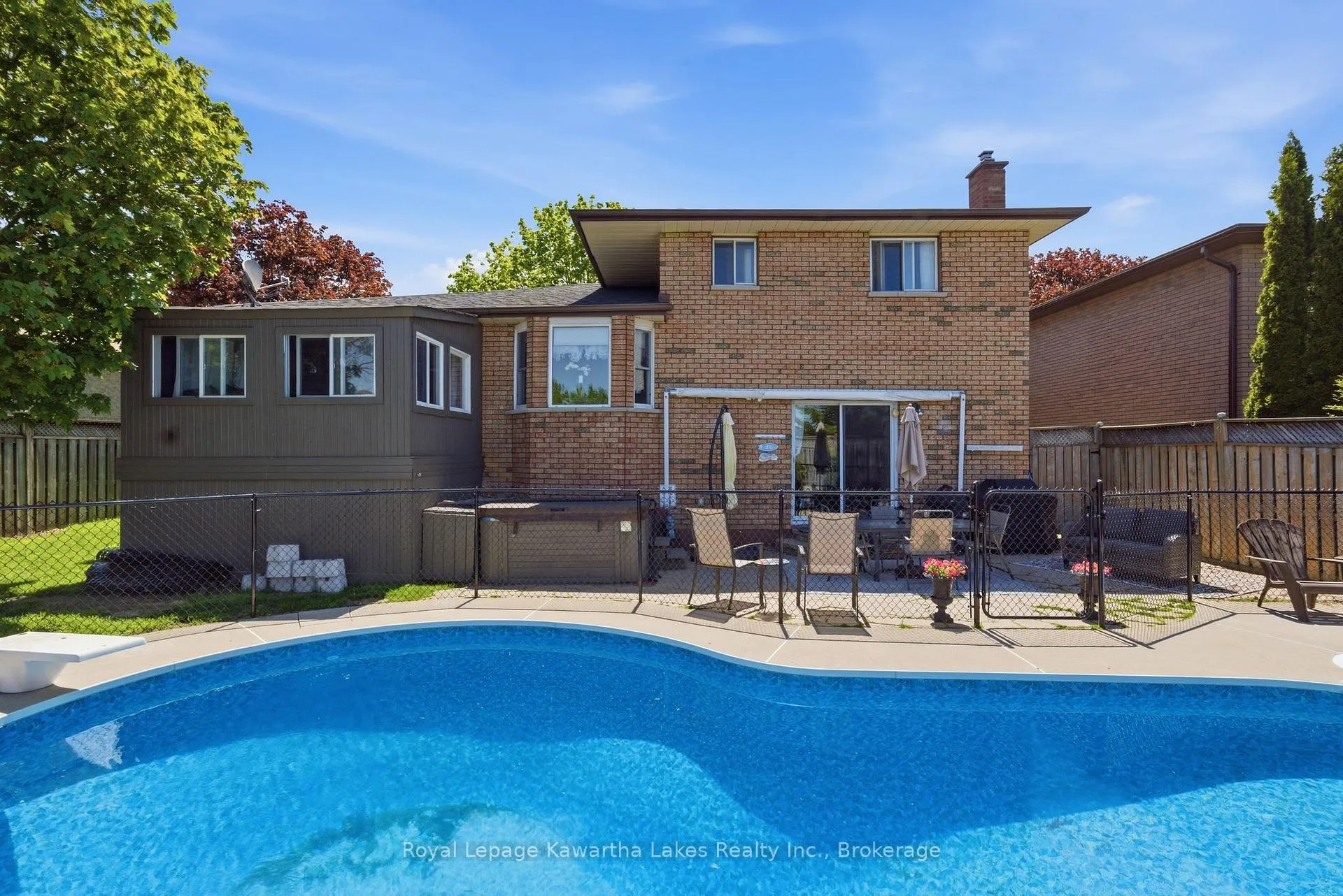 Photo 42 of 32 Andrew Drive, Kawartha Lakes, Lindsay — HOMEH