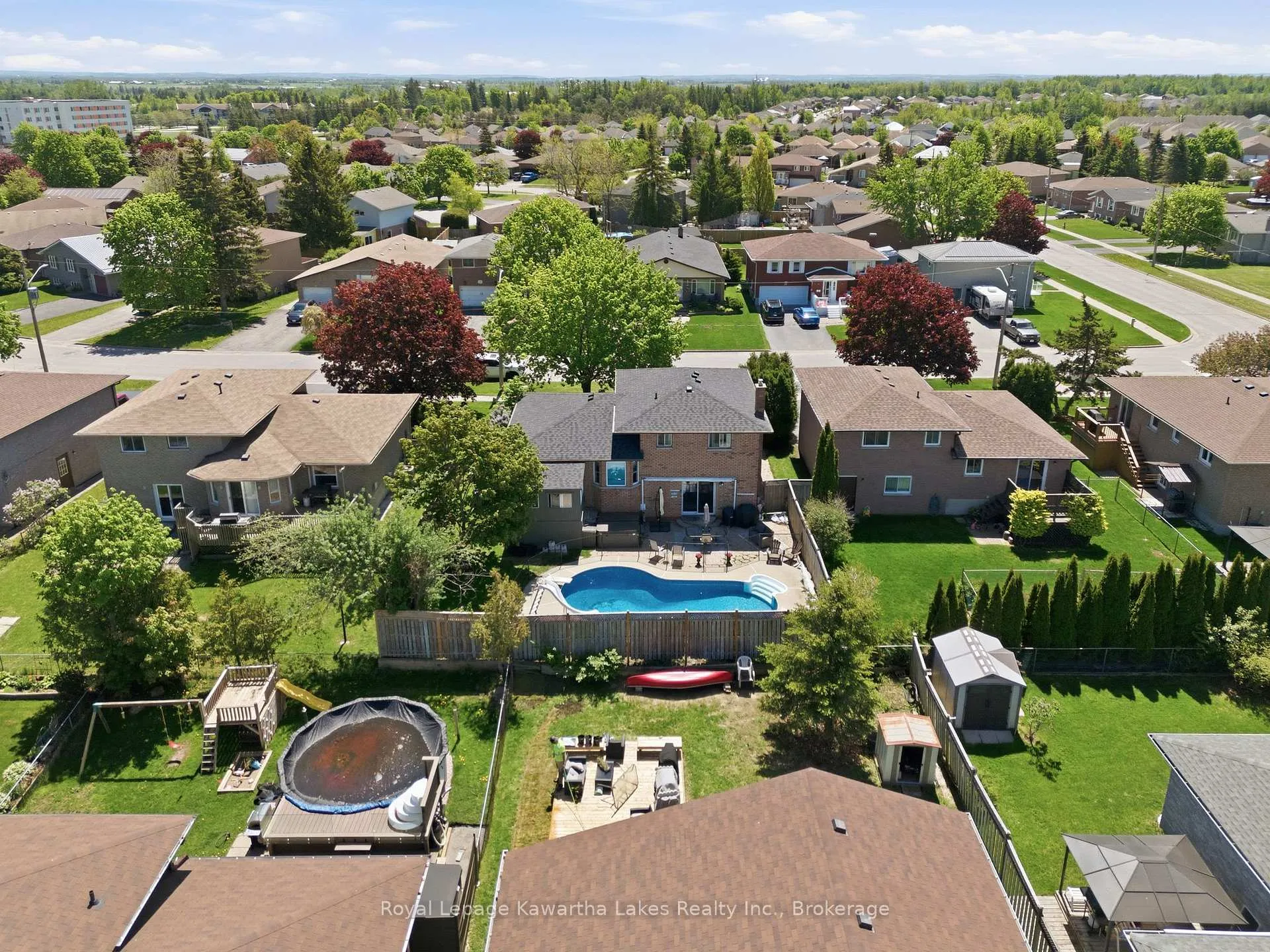 Photo 45 of 32 Andrew Drive, Kawartha Lakes, Lindsay — HOMEH