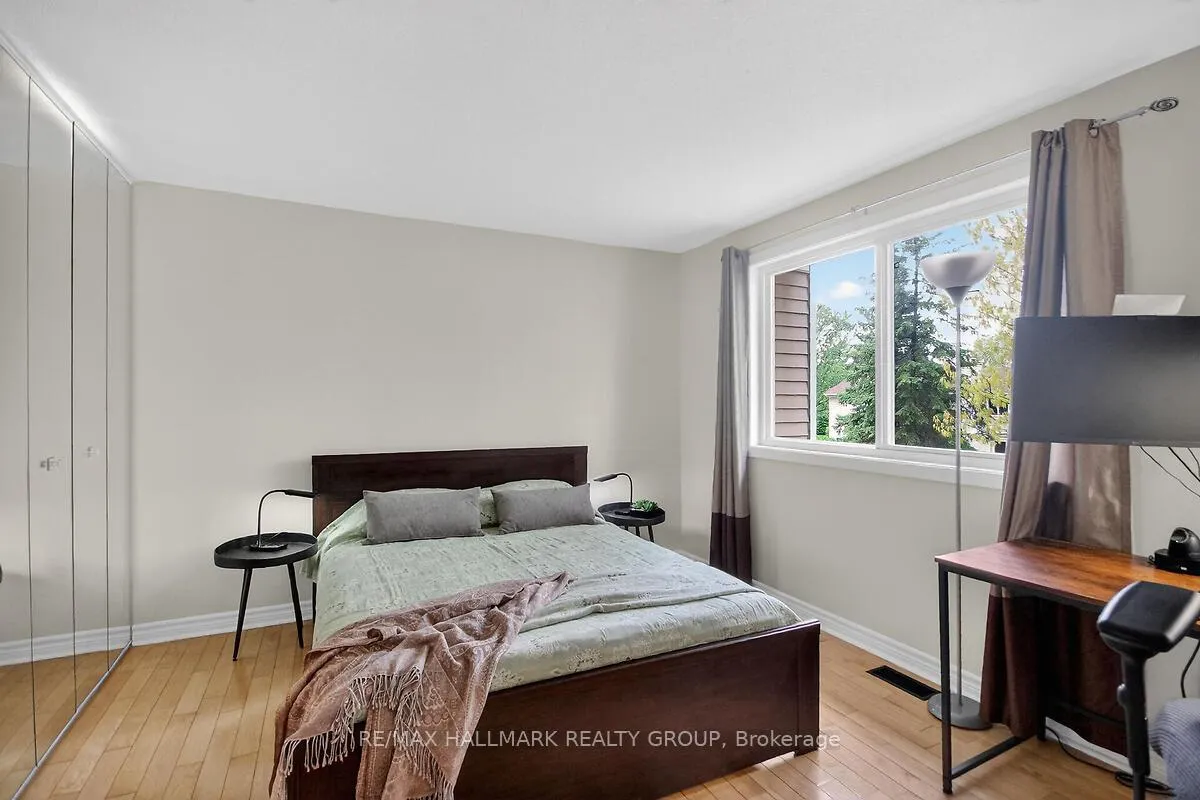 Photo 13 of Unit D, 158 Valley Stream Drive, Ottawa, Leslie Park — HOMEH