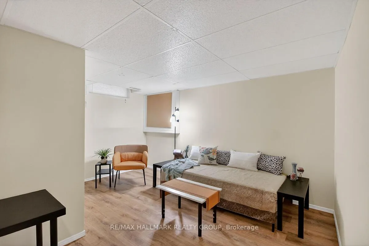 Photo 21 of Unit D, 158 Valley Stream Drive, Ottawa, Leslie Park — HOMEH
