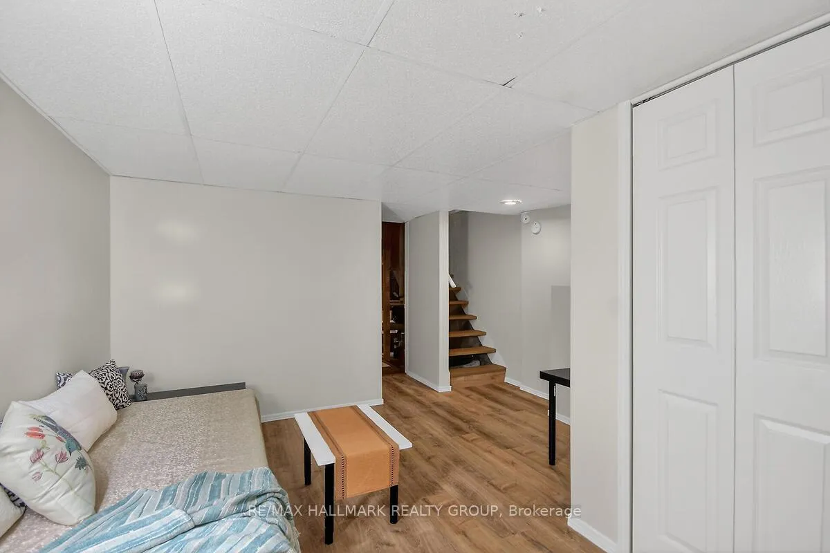 Photo 23 of Unit D, 158 Valley Stream Drive, Ottawa, Leslie Park — HOMEH