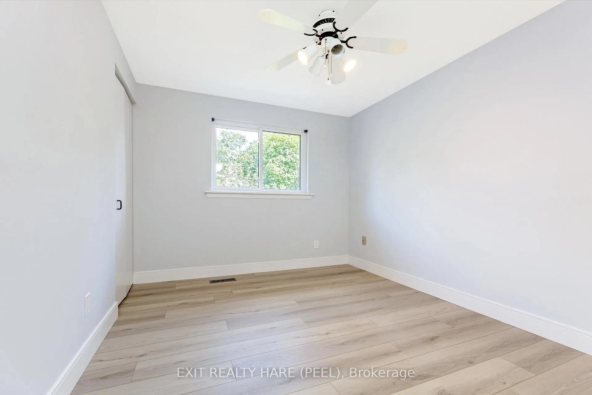 Photo 16 of 5 Garside Crescent, Brampton, Northgate — HOMEH