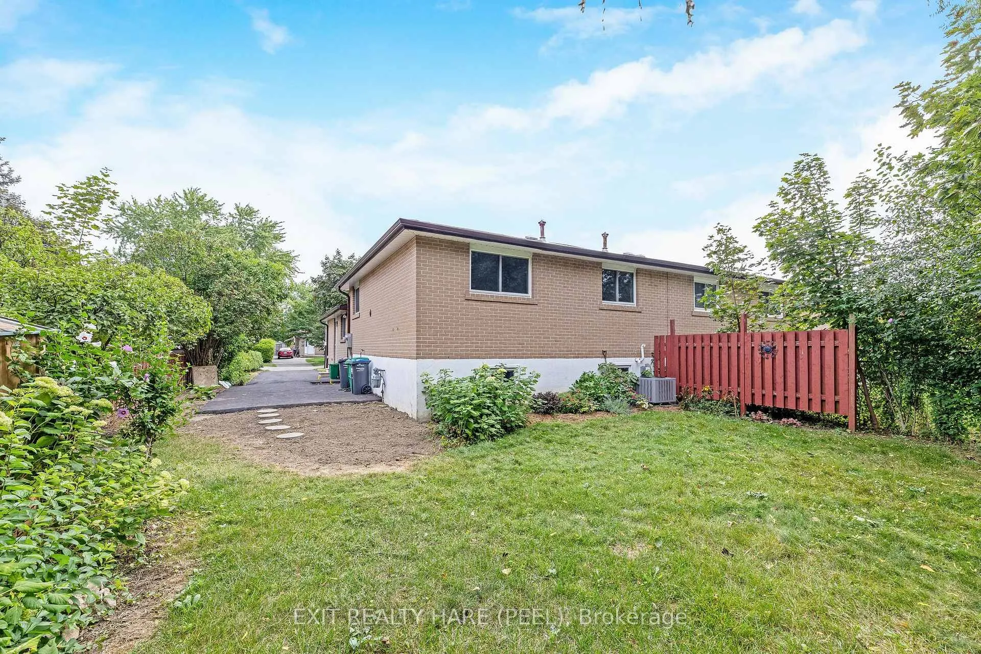 Photo 35 of 5 Garside Crescent, Brampton, Northgate — HOMEH