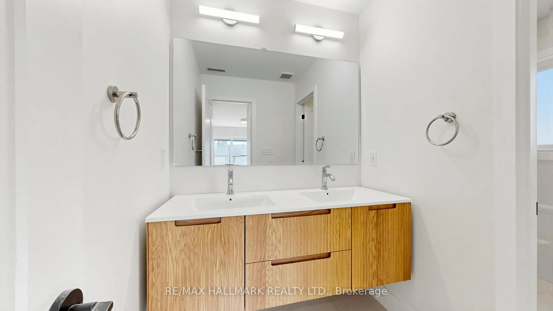Photo 12 of Unit Second Floor, 367 Woodmount Avenue, Toronto, East York — HOMEH
