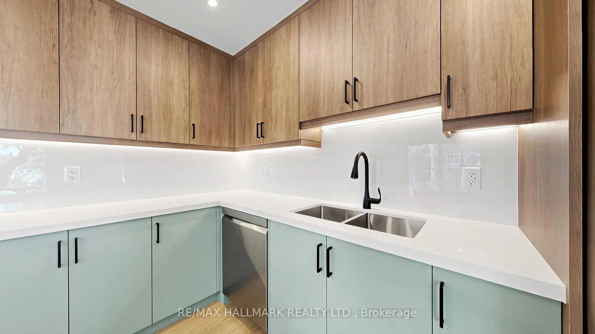 Photo 18 of Unit Second Floor, 367 Woodmount Avenue, Toronto, East York — HOMEH