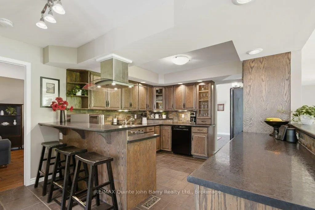 Photo 11 of 256 Colonial Drive, Quinte West, Murray Ward — HOMEH