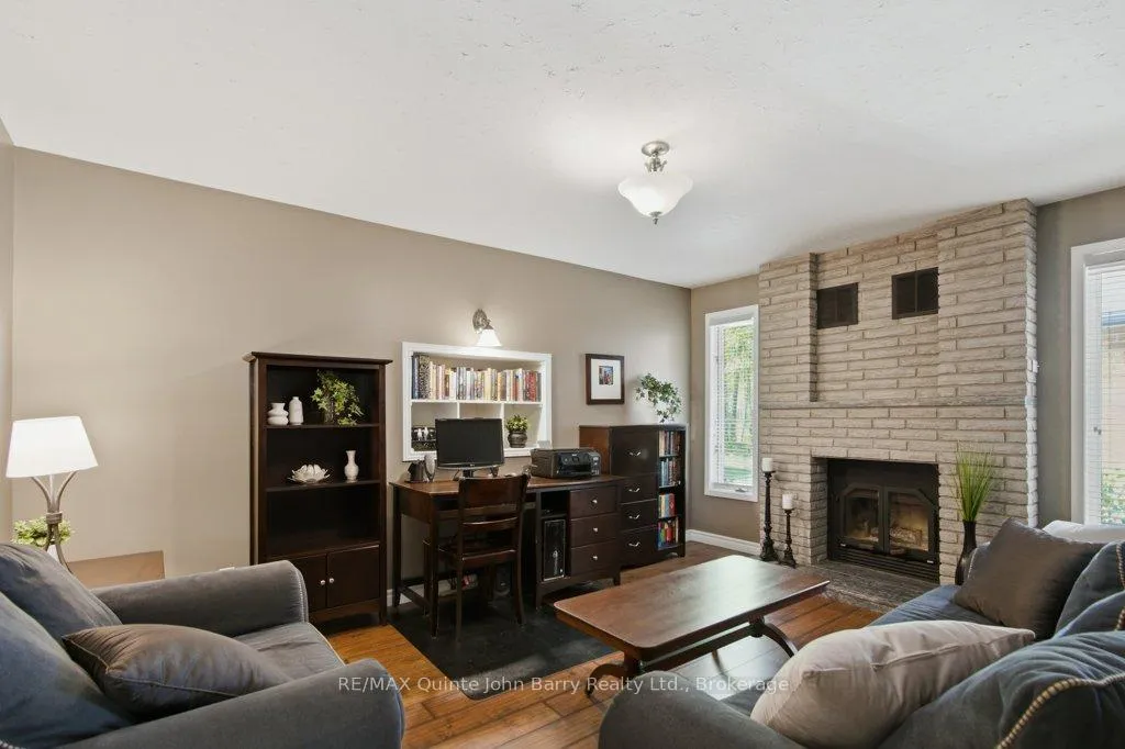 Photo 17 of 256 Colonial Drive, Quinte West, Murray Ward — HOMEH