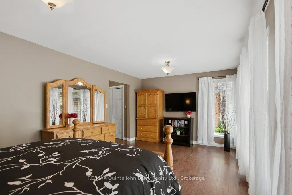 Photo 22 of 256 Colonial Drive, Quinte West, Murray Ward — HOMEH
